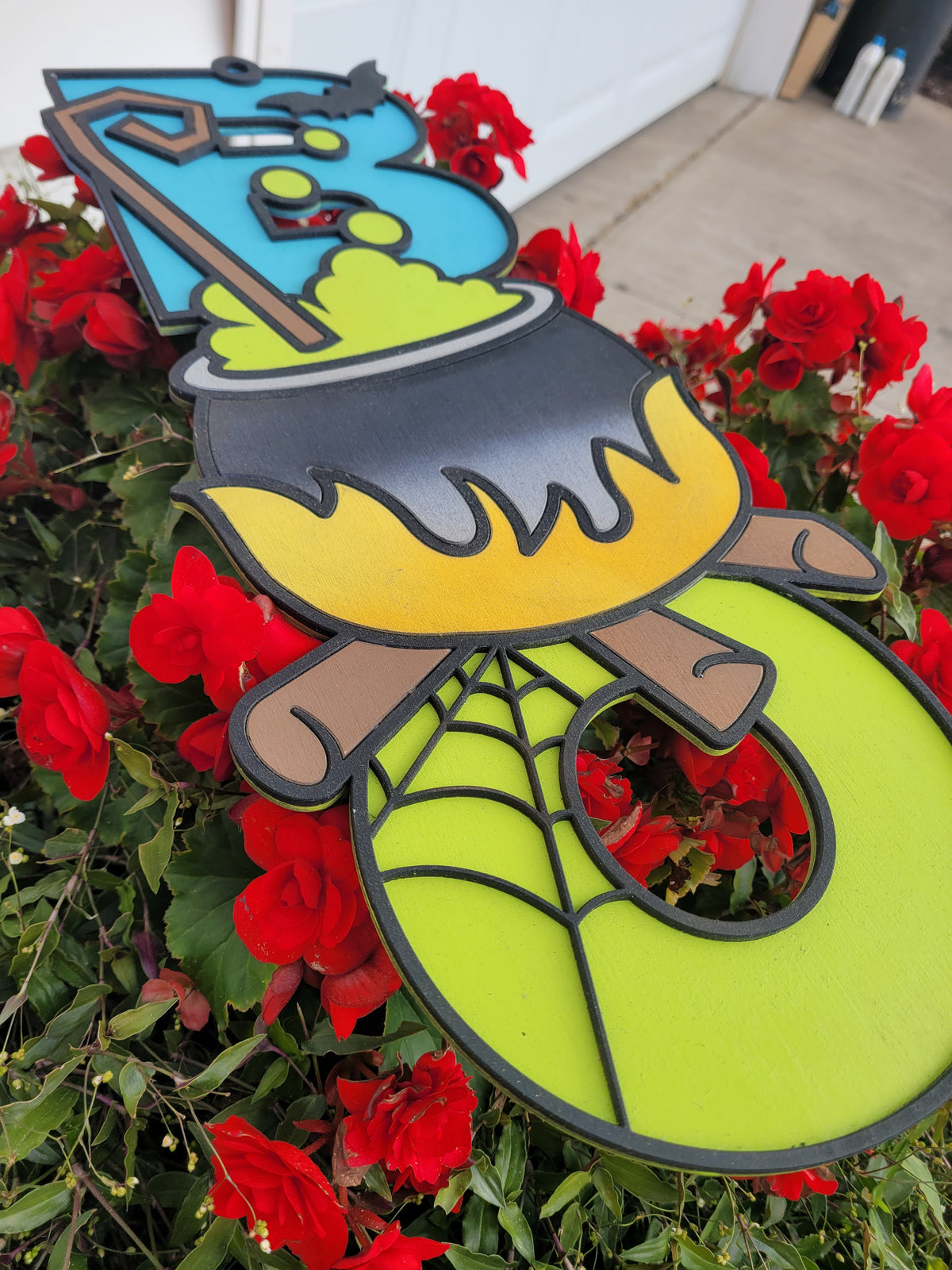 Boo Cauldron door/wall decoration