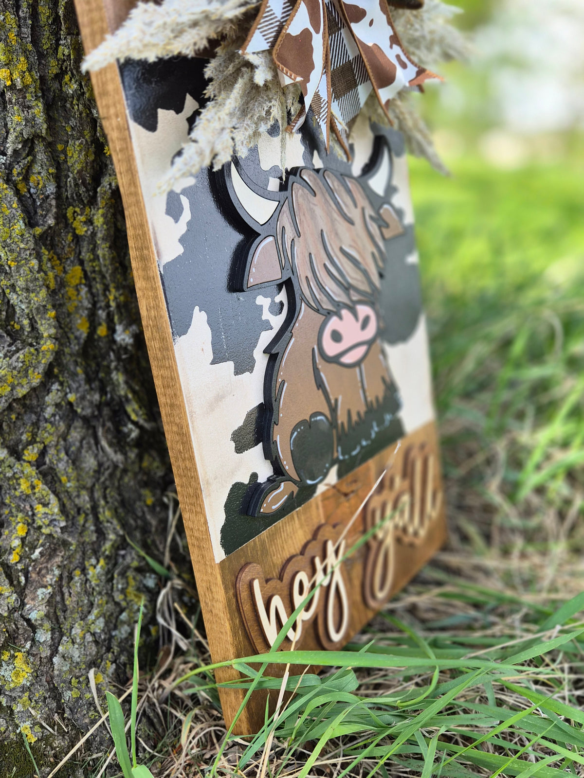Highland Cow "Hey Y'all" Sign